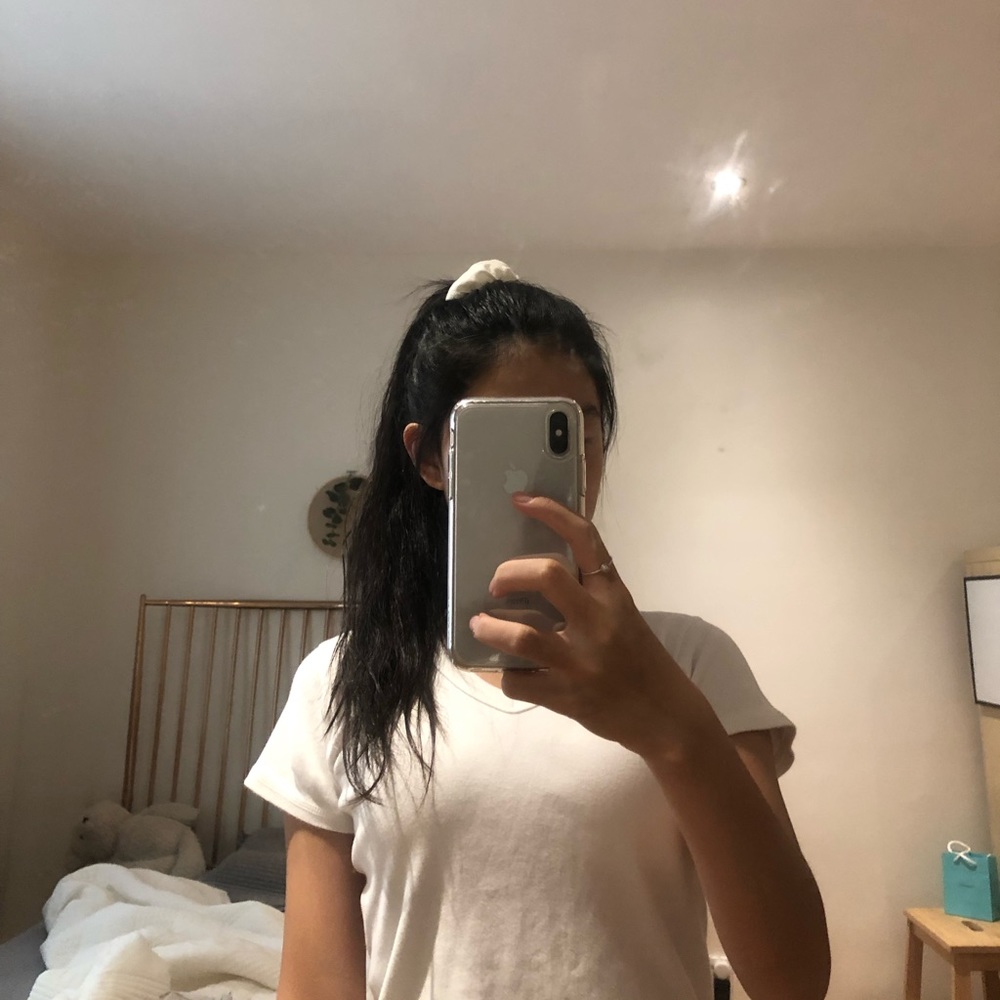 💫brandy white v neck